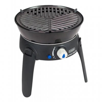 Grillen har en grillplade.